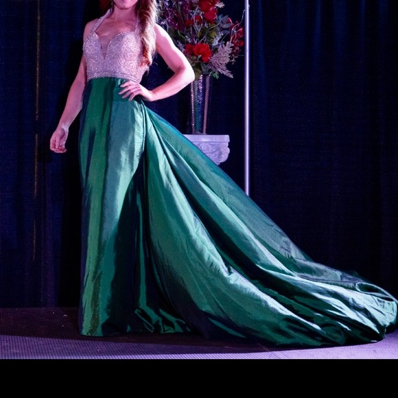 Mac Duggal Pageant gown size 0